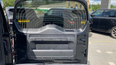 Land Rover Defender 3.0 D250 X-Dynamic SE 110 5dr Auto Diesel Estate